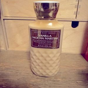 🎉 3 for $25 Bath and body works vanilla mocha martini